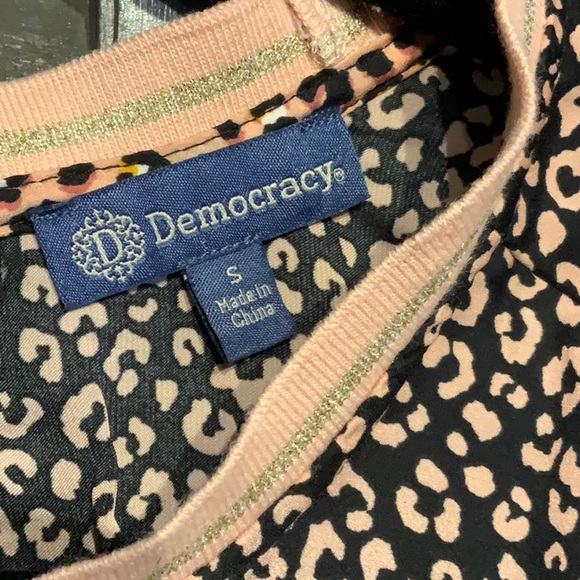 Multicolor short sleeve top NWT - Picture 3 of 5